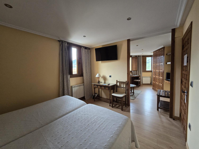 Bedroom 2, Hosteria Picos De Europa, Cantabria