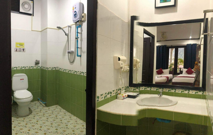 Bathroom 3, Central Hotel Vang Vieng, Vangvieng