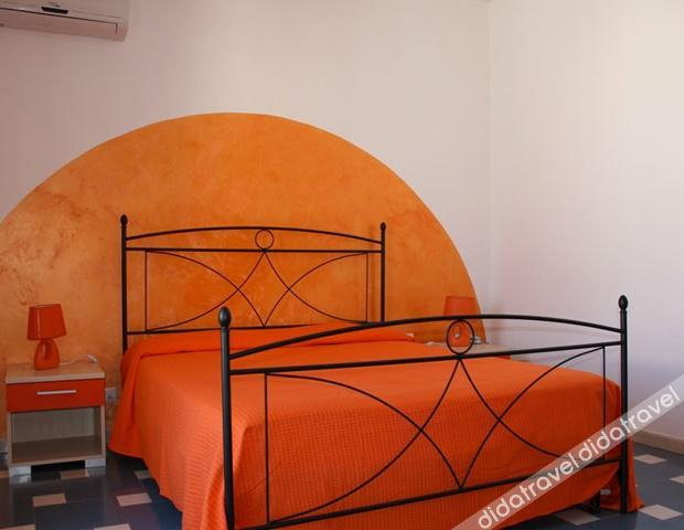Others 2, Hotel Gardenia, Trapani