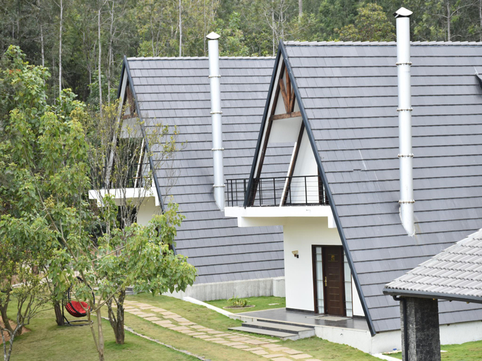 Exterior & Views