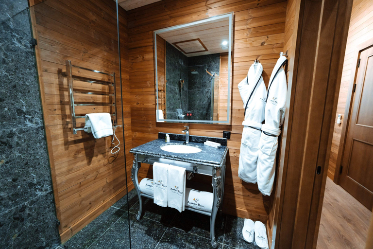 Bathroom 5, Le Chalet by Amirsoy, Bo'stonliq