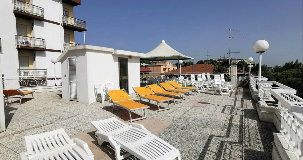 Others 5, Hotel Cosmos, Rimini