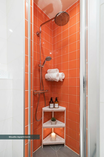 Bathroom 5, PoeticStay - Montmartre - Dunkerque, Paris