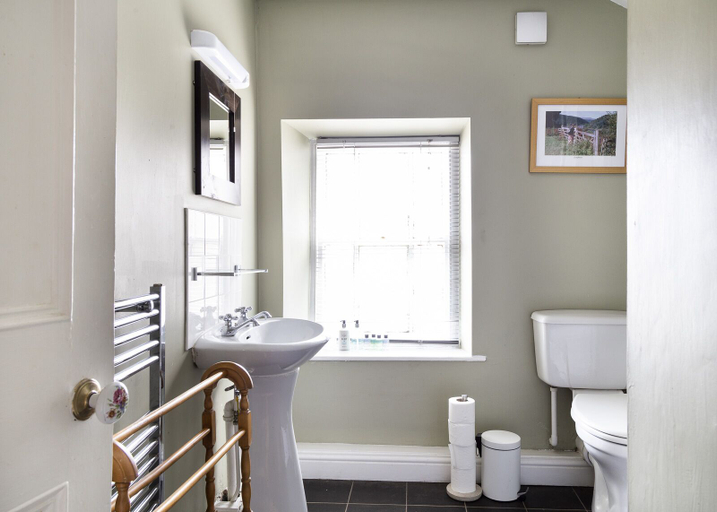 Bathroom, The Cheshire Cheese Inn, Derbyshire