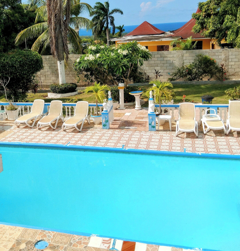 Sport & Beauty 5, Pink Hibiscus Guest House
