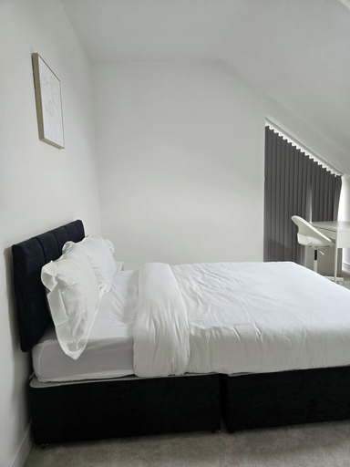 Room 5, Cozy Urban Retreat in Wolverhampton, Wolverhampton
