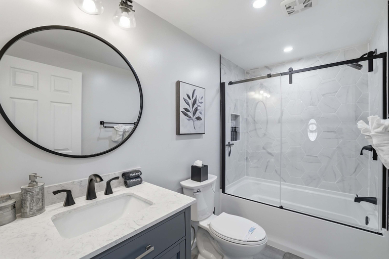 Room 4, Amenity-filled Retreat by Jfbb-pickleball-gameroom, Carbon