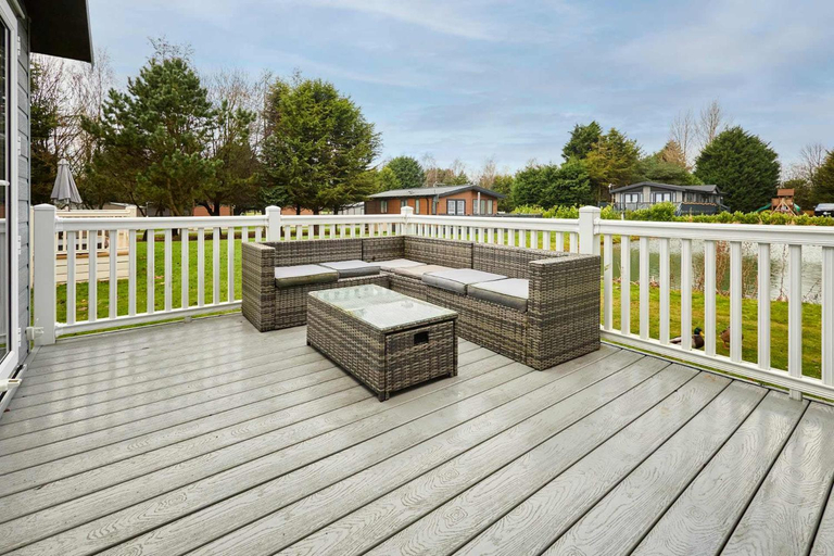 Others 3, Sutton Lodge with Hot Tub, East Riding of Yorkshire