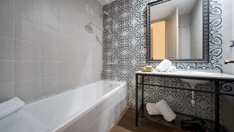 Bathroom 4, Hotel Agaldar, Las Palmas