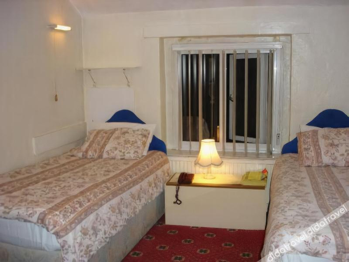Others 5, Victoria Park Hotel, Manchester