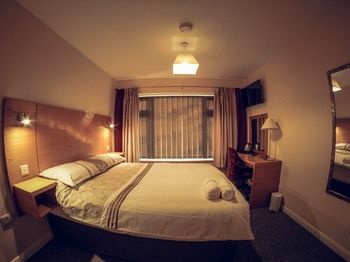 Others 5, Hallam Rooms, Lincolnshire