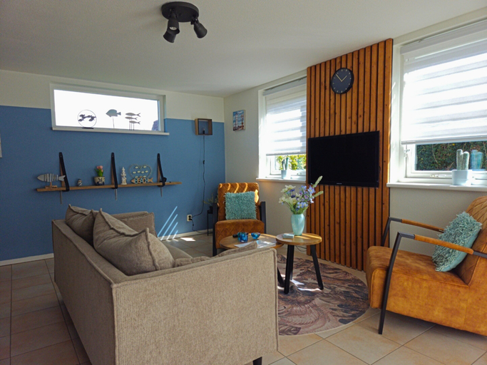 Living room 3, Pristine Beachside Base in Noordwijk, Noordwijk