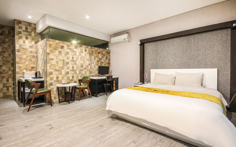 Bedroom 4, Jeonju Sinsigaji Hotel I, Jeonju