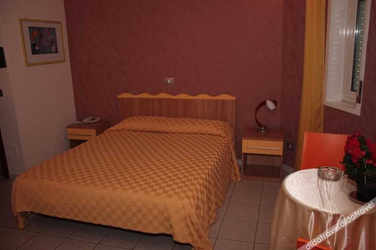 Bedroom 2, Halykos Hotel, Agrigento