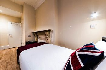 Others 4, Melandre Hotel, London