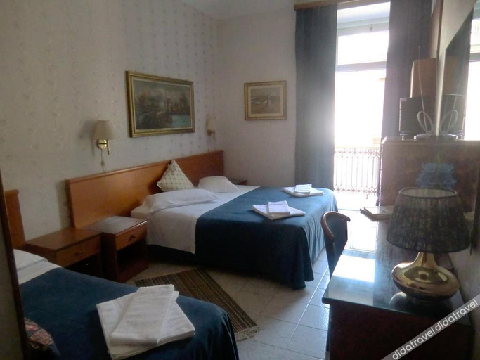 Others 3, HOTEL SARA, Torino