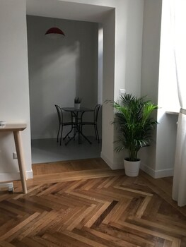 Others 5, Rapanus Suites, Torino