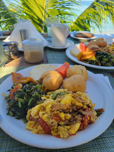 Food & Drinks 5, Jhadano Villa 3BR Pool Shuttle 3 Mins to Beach