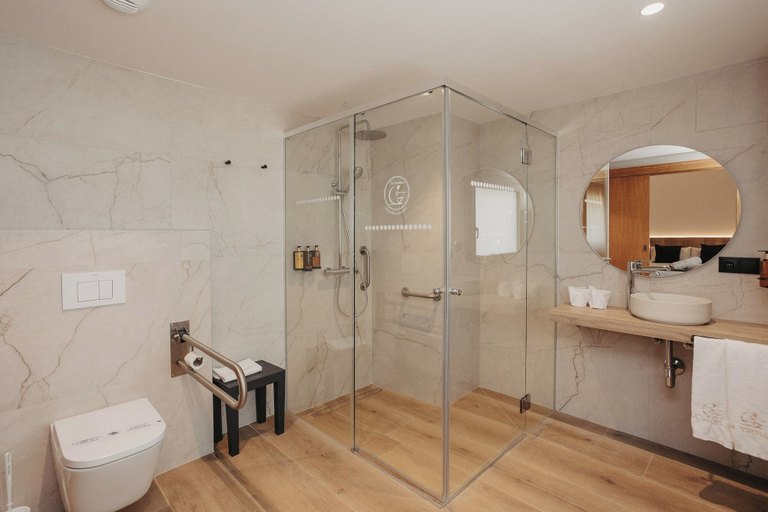 Bathroom 4, La Trobada Hotel Sport, Girona