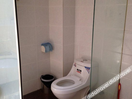 Bathroom, Meidu Chain Hotel (Jiedong Paotai), Jieyang