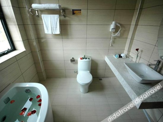 Bathroom, Zihao Holiday Hotel, Hangzhou