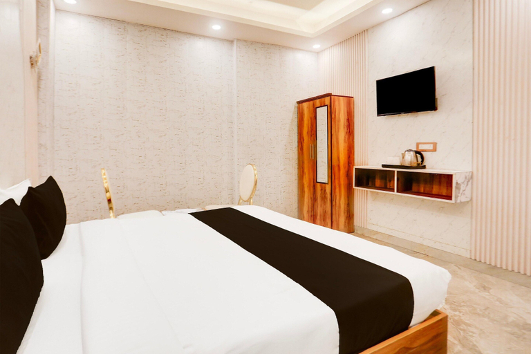 Room 5, Super Deluxe Twin Roomhotel Royal's Paradise, Faridabad