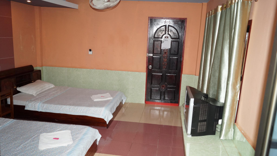 Others 5, Mary 2 Hotel, Pakxe