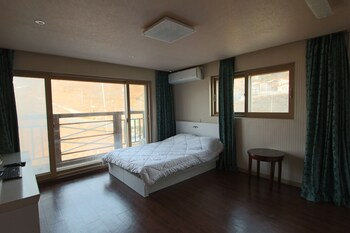 Others 3, Ganghwado Four Season Pension, Ganghwa