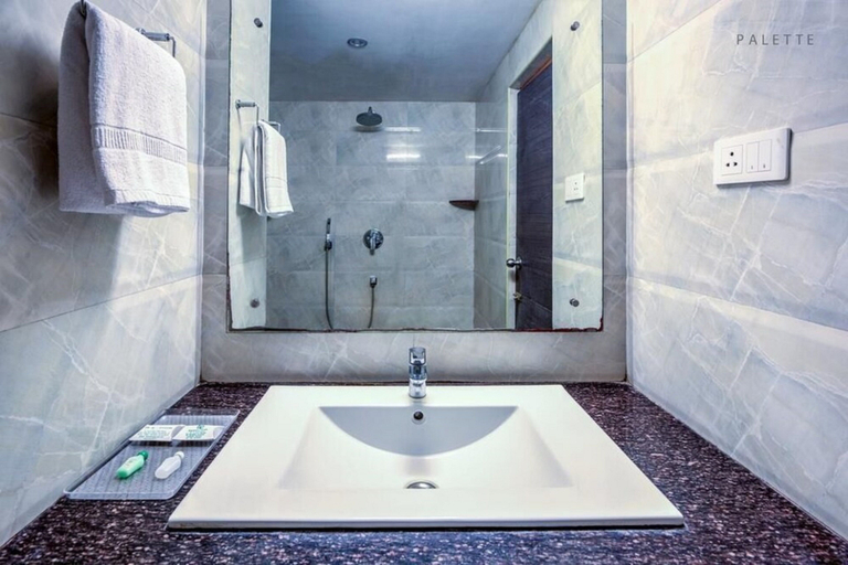 Bathroom 3, KA Hotel, Tirunelveli