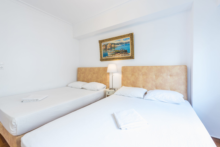 Room 3, Victoria Queens Suites Apartments, Attica