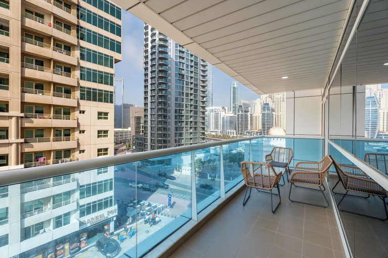 Balcony 5, Gala Guests - Classic Opal Tower Suites Dubai Marina, Dubai