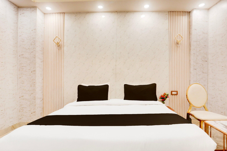 Room 3, Super Deluxe Twin Roomhotel Royal's Paradise, Faridabad