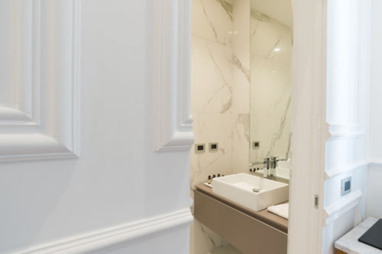 Bathroom, Via Chiodo Luxury Rooms, La Spezia