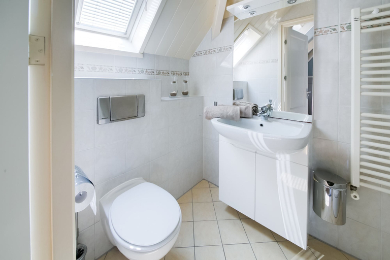 Bathroom 3, Apartment in Callantsoog near North Holland Coast, Zijpe