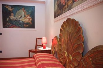 Others 4, Ani' B&B, Roma