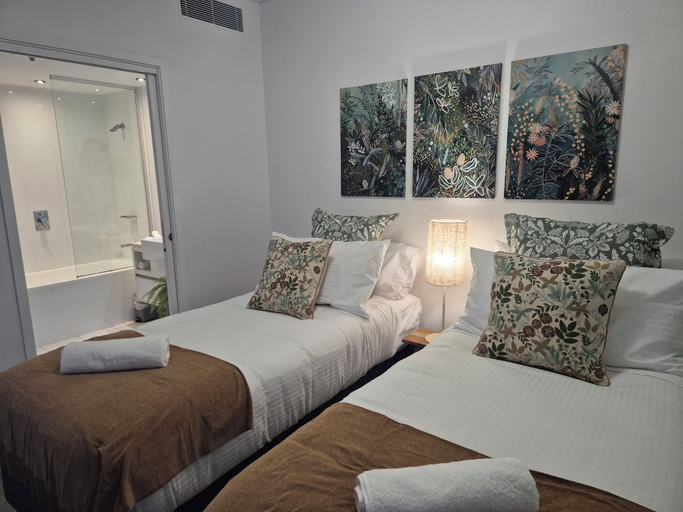 Room 5, Tropical City Escape, Brisbane