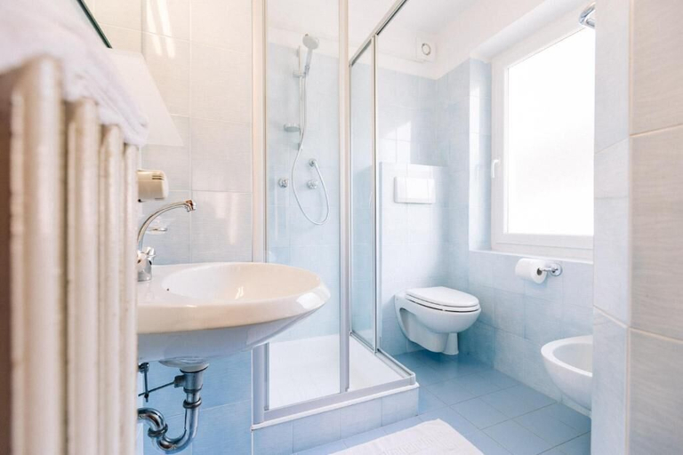 Bathroom 5, Hotel Schönwies, Bolzano