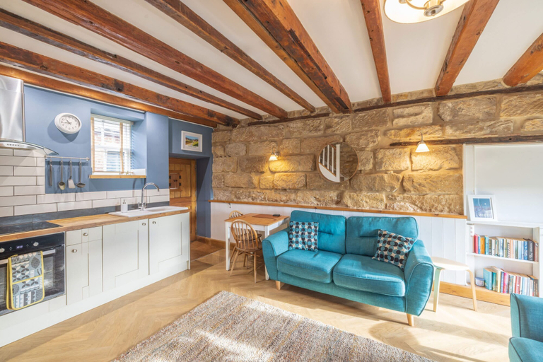 Room 5, Host Stay Cedar View, North Yorkshire