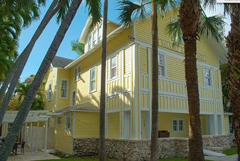 Featured Image, Miami River Inn, Miami-Dade
