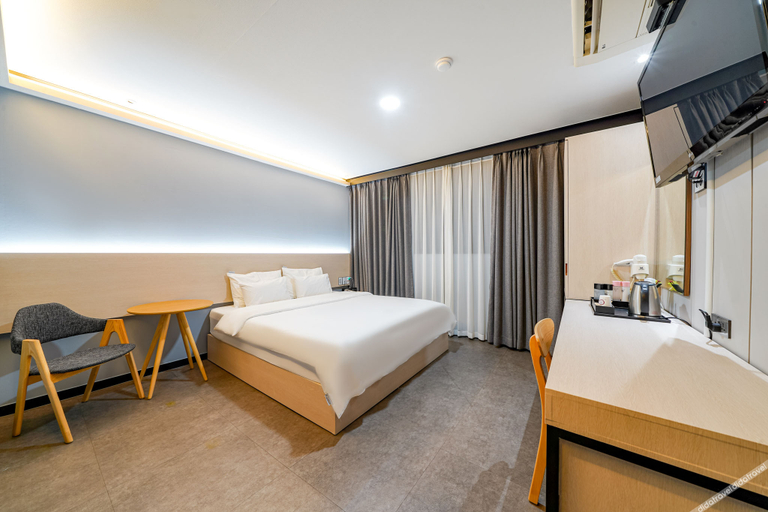 Bedroom 3, Busan Gangseo Sinhodong Hotel The May, Gangseo