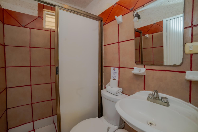 Bathroom 4, Hotel Sol Caribe, Isla Mujeres