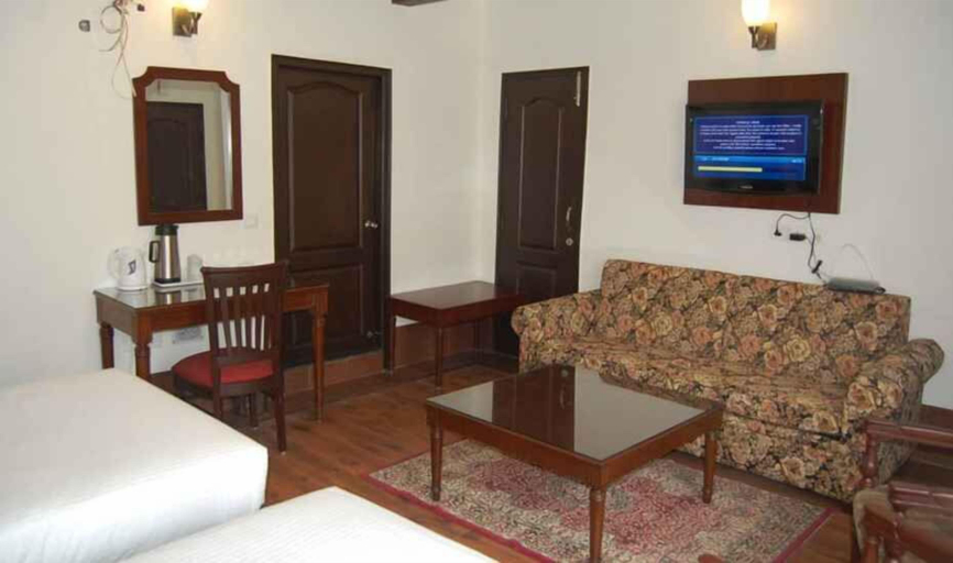 Bedroom 2, Manu Maharani Regency, Nainital