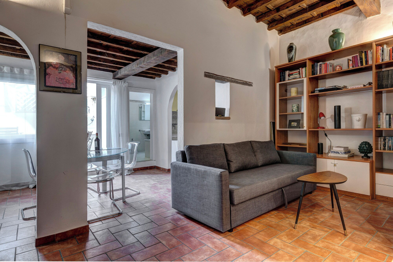 Living area 4, Stufa Apartment by Mamo Florence, Florence