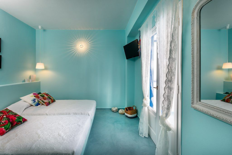 Others 4, Ios Resort, South Aegean