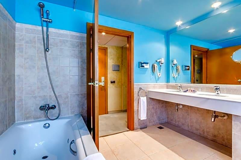 Bathroom 3, Hotel Alda Río Tormes, Salamanca