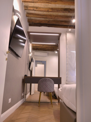 Others 5, HELMIRAGE SUITE VIA DEL CORSO, Rome