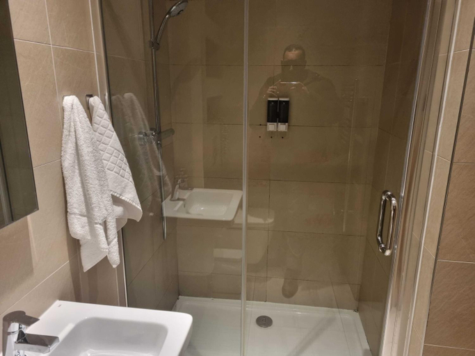 Bathroom 2, City Center Studio Apartments By AVO Apartments Sheffield, Sheffield