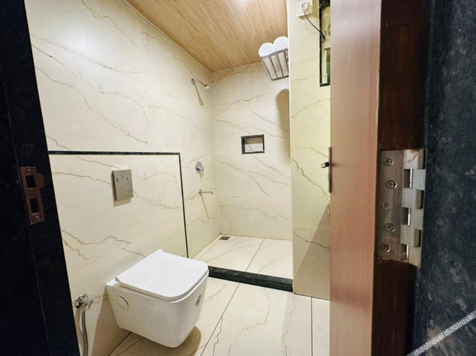 Bathroom 3, Aananda wellness and resorts, Dakshina Kannada