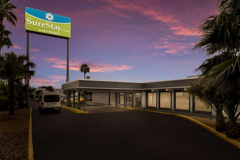 Exterior & Views 1, Hotel Laredo, Webb