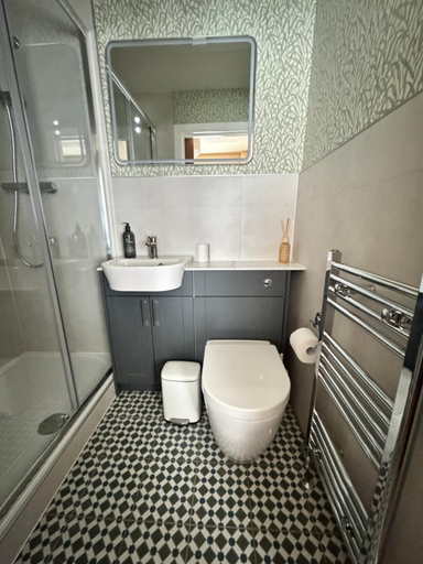 Bathroom, Haven House Rooms, Barry, Vale of Glamorgan